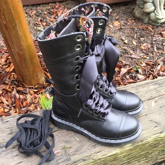 dr martens triumph 1914 size 5